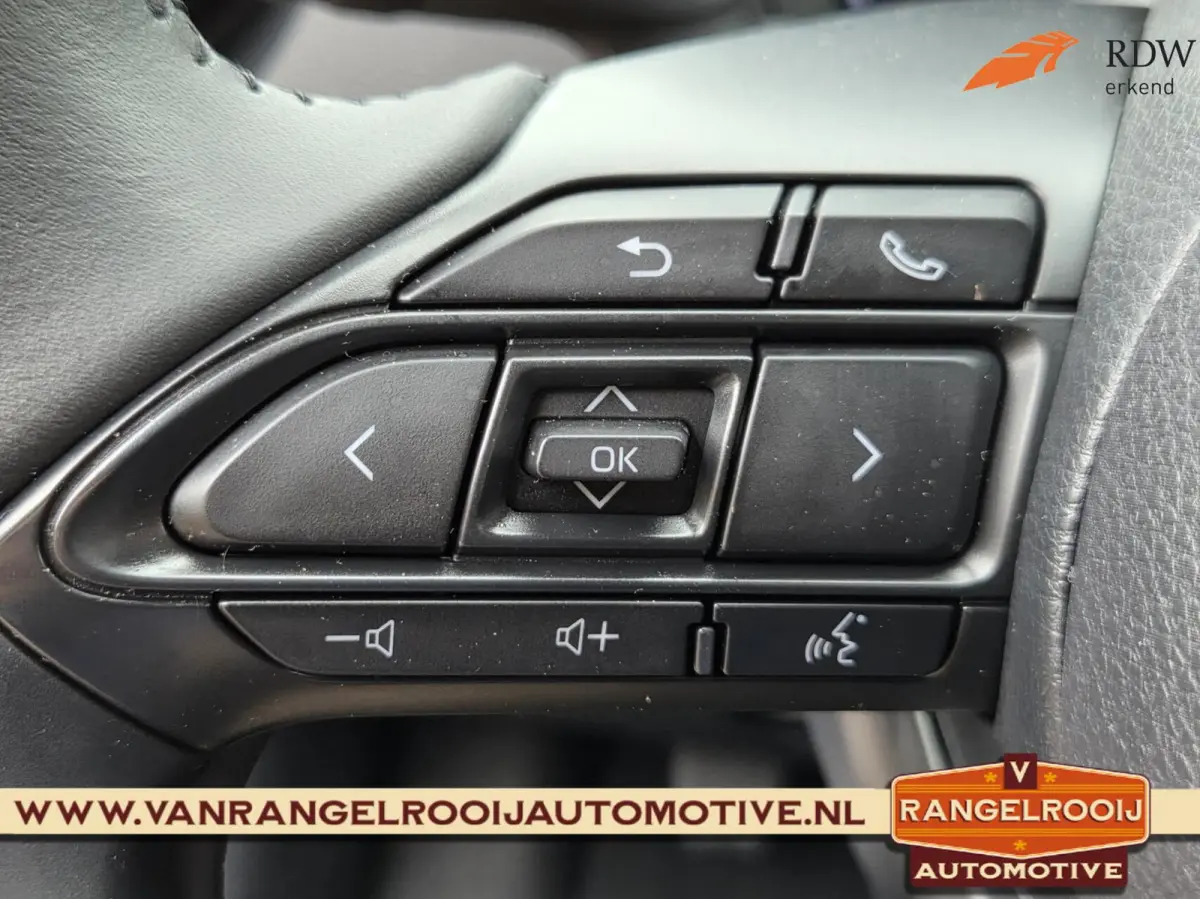 1.0 VVT-i Pulse, ACC, stoelverw., clima, camera, 17" lmv