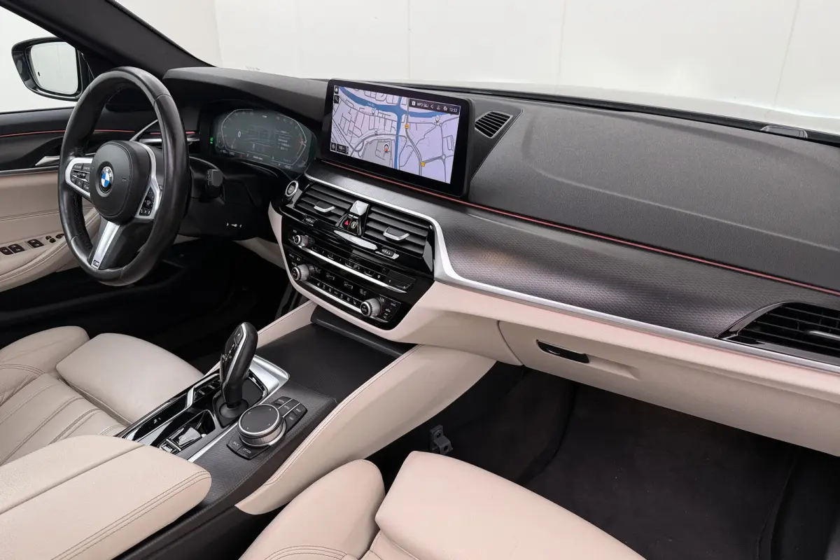 530i 252 PK M-Sport Shadow-Line Pano-dak Laser-Light *