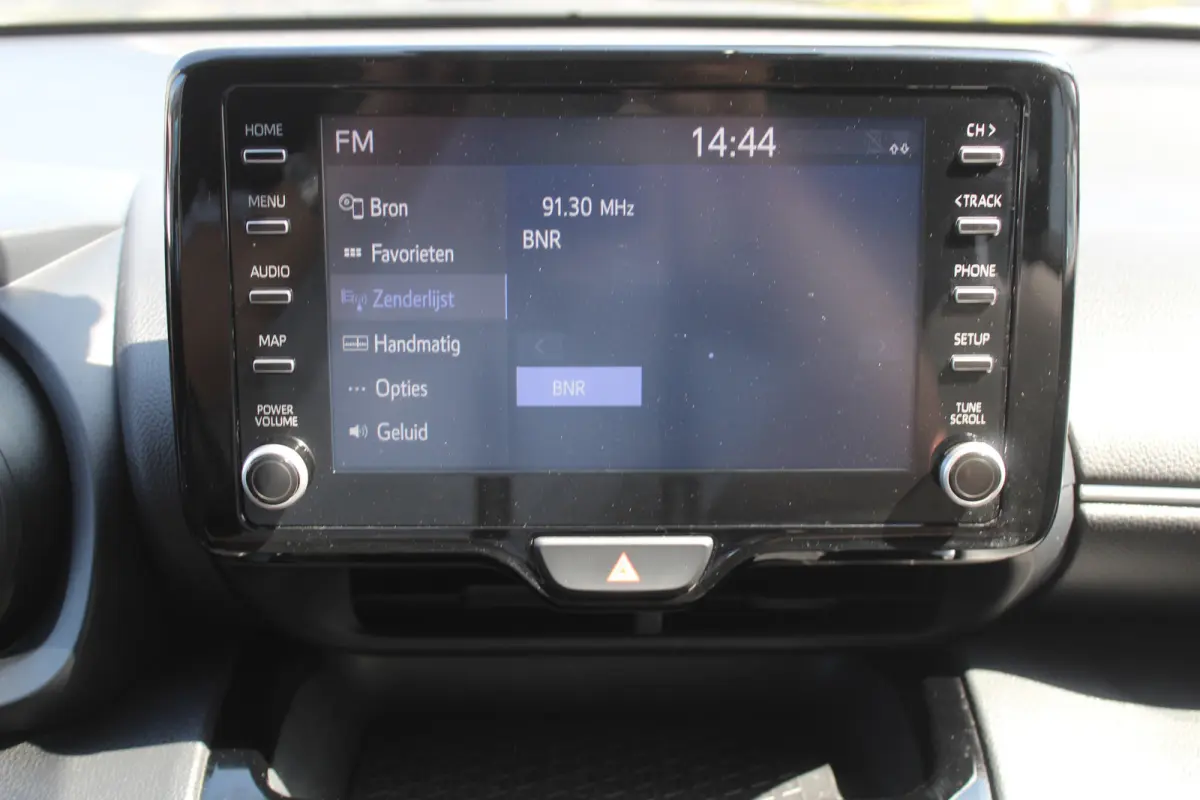 1.5 Hybrid Active l Adaptief Cruise Control l Lane Assist l Achteruitrijcamera l Climate control l Apple carplay/ android auto l Elektrisch inklapbare buitenspiegels l Verwarmbare Spiegels l