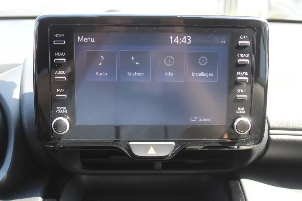 1.5 Hybrid Active l Adaptief Cruise Control l Lane Assist l Achteruitrijcamera l Climate control l Apple carplay/ android auto l Elektrisch inklapbare buitenspiegels l Verwarmbare Spiegels l
