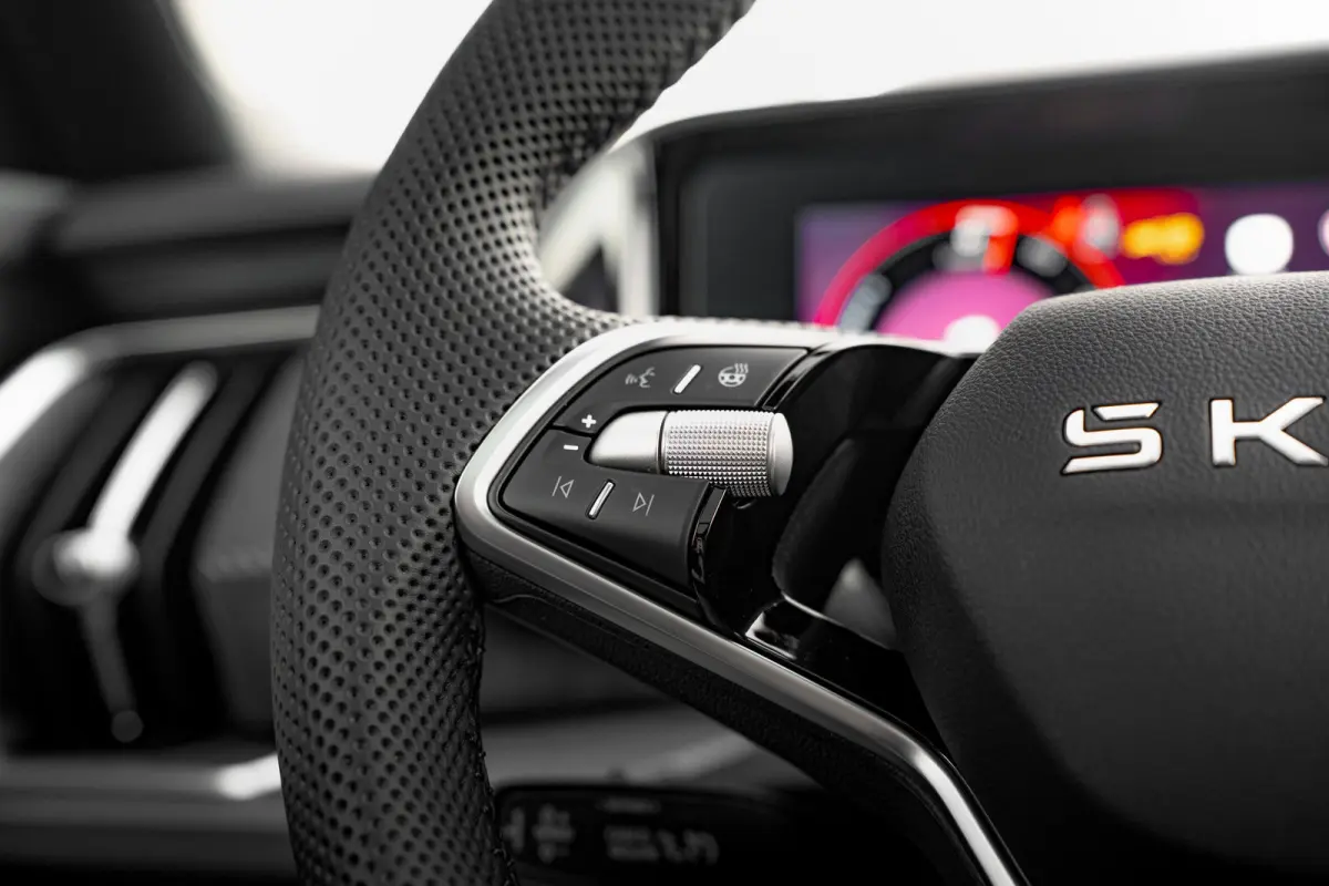 Sportline Business | Achteruitrijcamera | Crew Protect Assist | Cruise control met speedlimiter