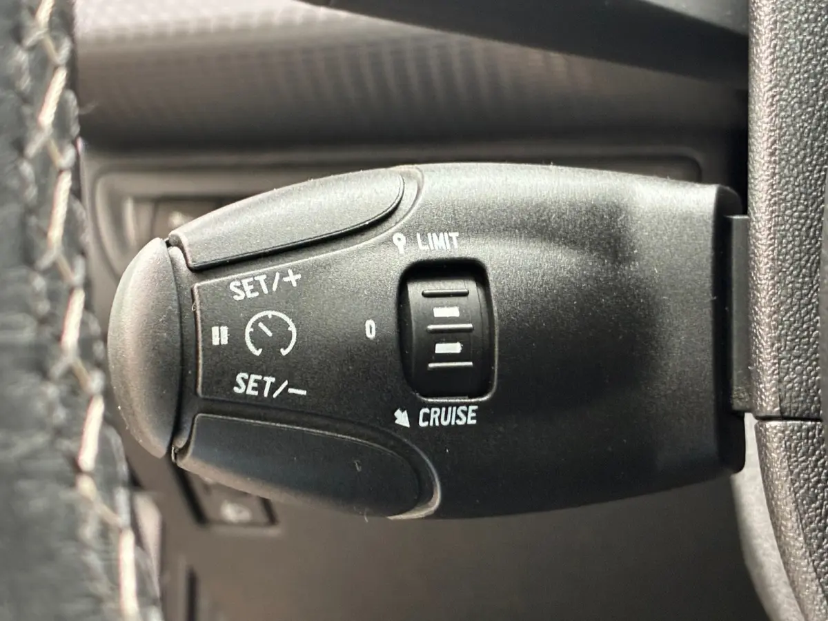 1.2 PureTech Allure | Pano + Cruise + Clima € 7.975,-!!!