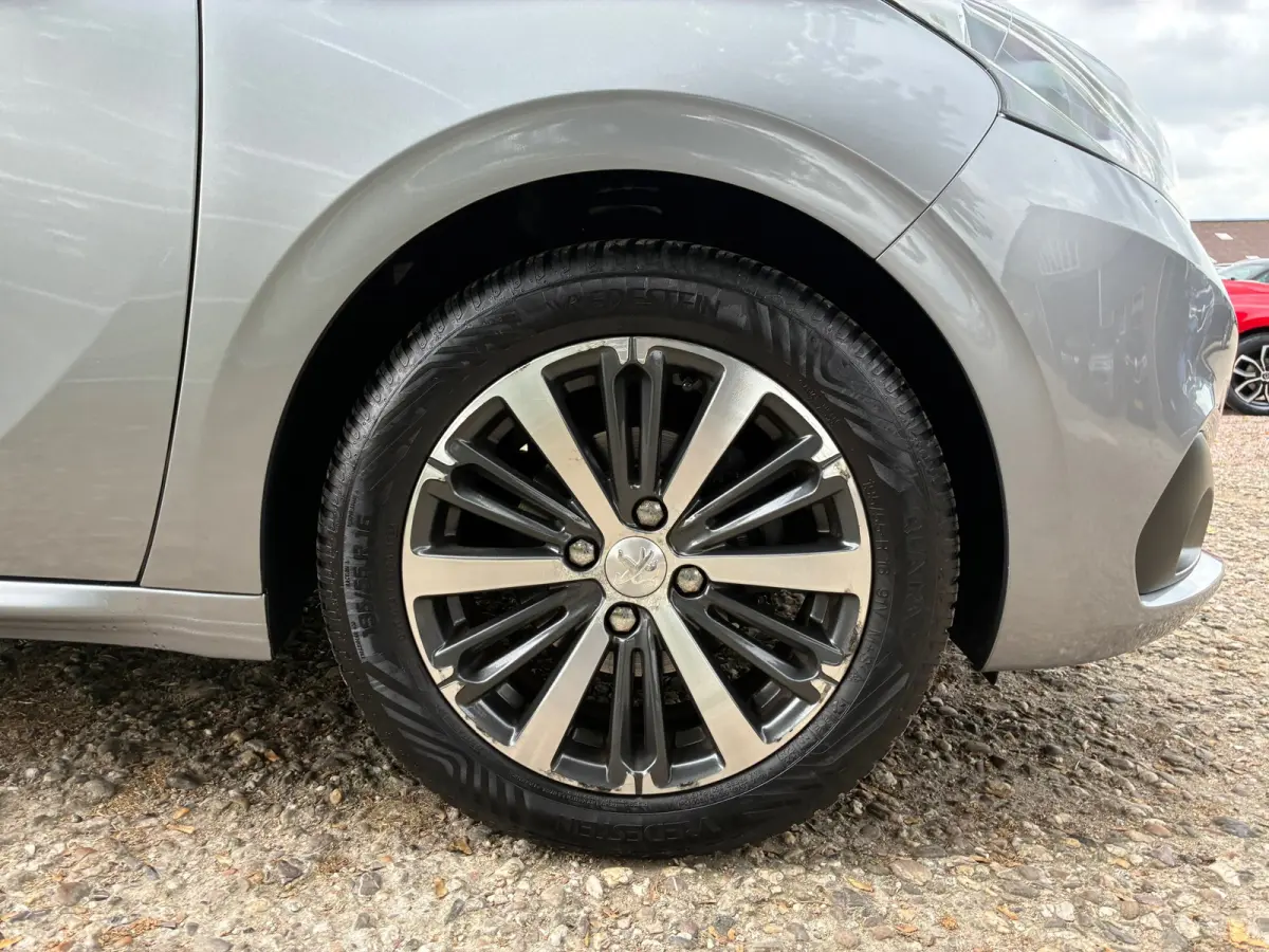 1.2 PureTech Allure | Pano + Cruise + Clima € 7.975,-!!!