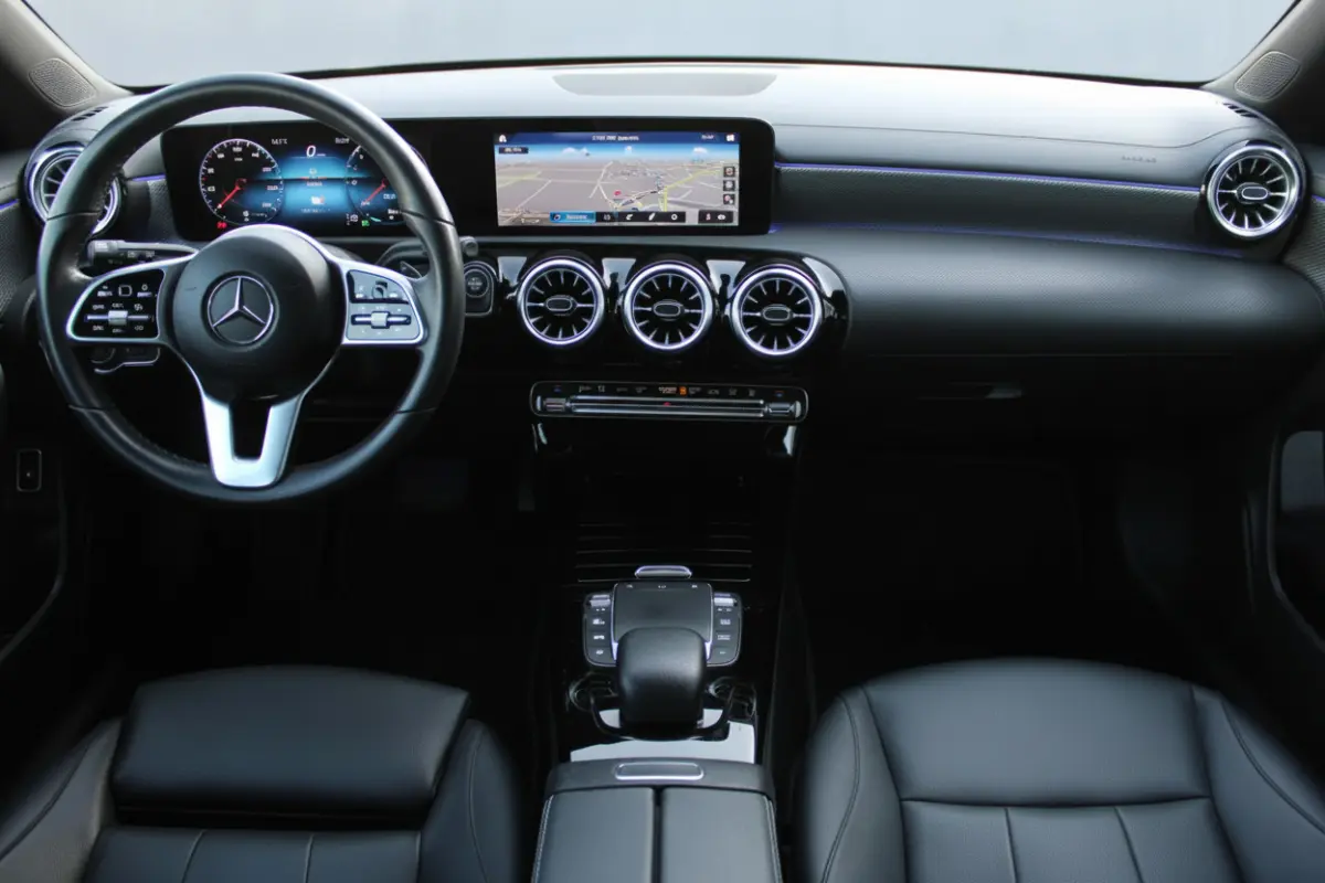 250e AUT8 Luxury Limited LEDER SFEER NAVI CAMERA 18''