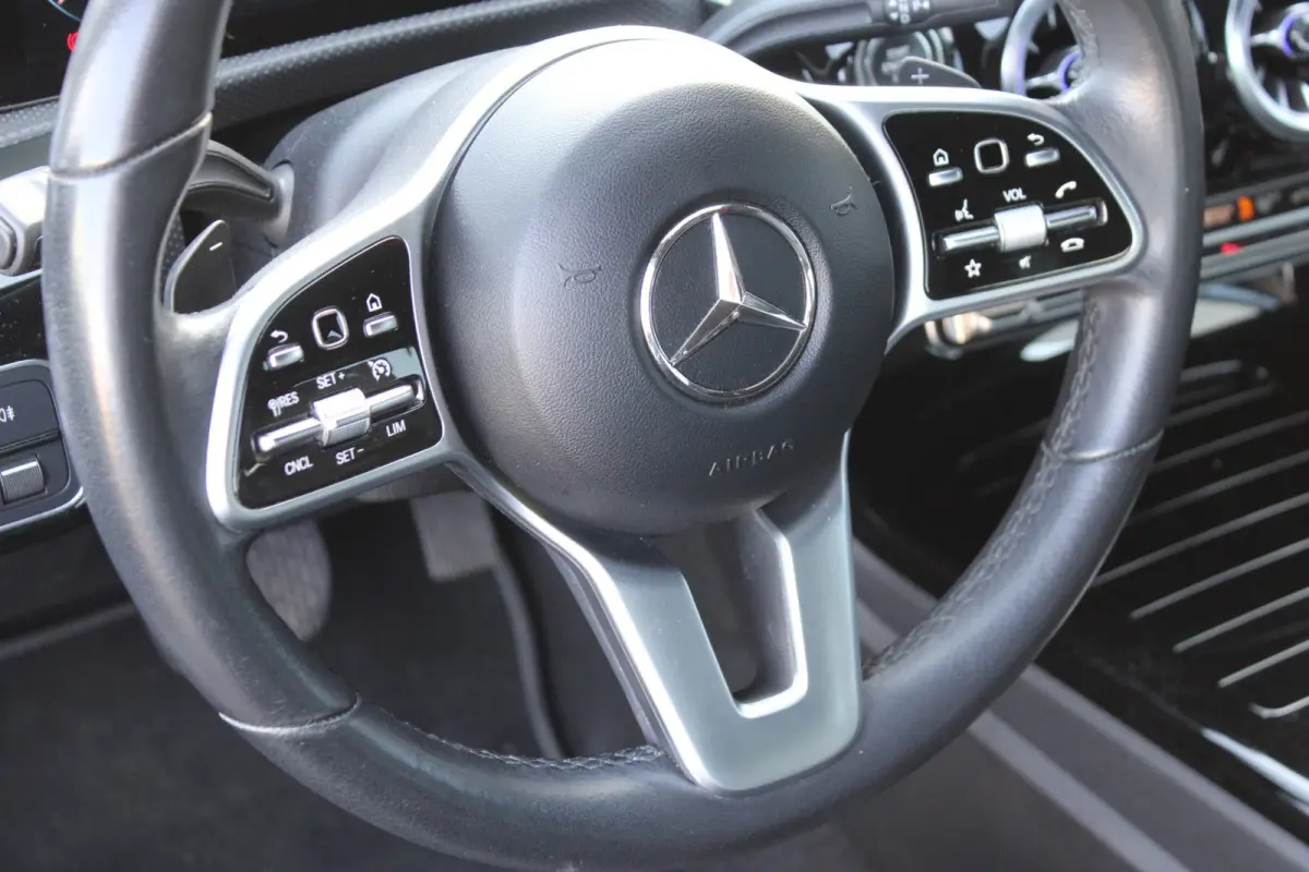 250e AUT8 Luxury Limited LEDER SFEER NAVI CAMERA 18''