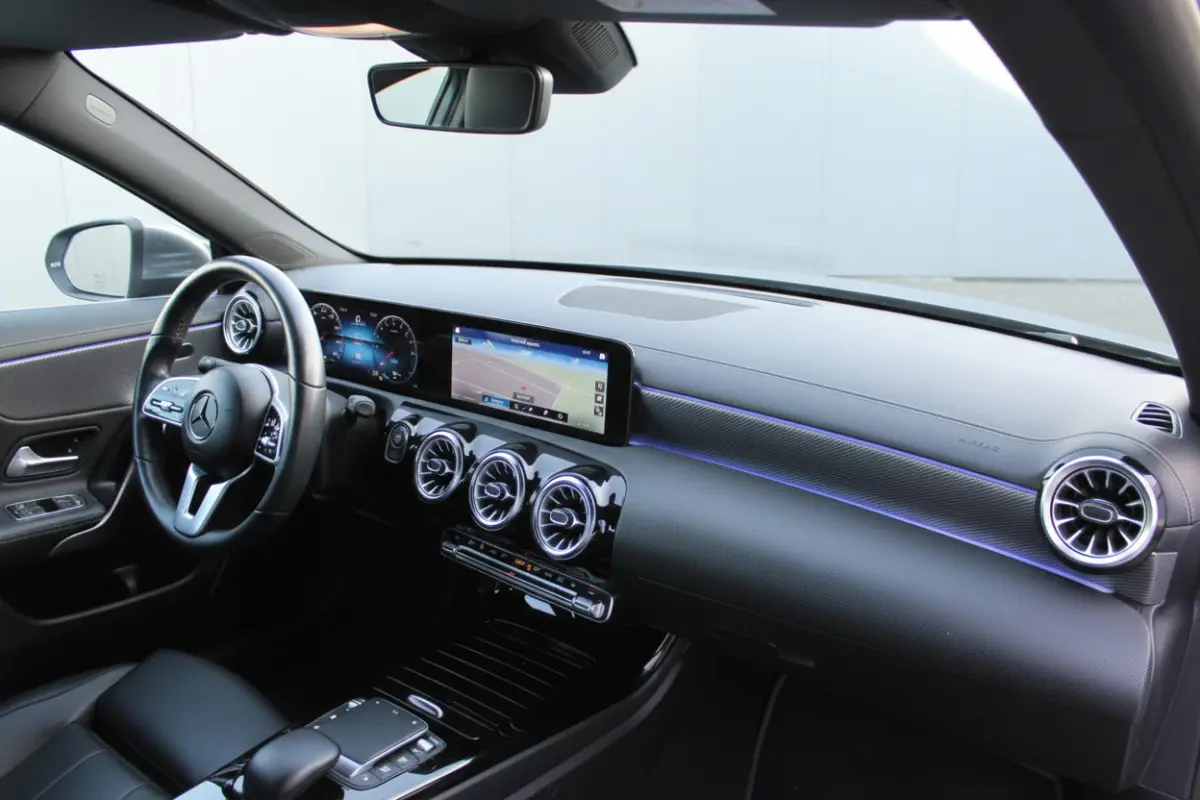 250e AUT8 Luxury Limited LEDER SFEER NAVI CAMERA 18''