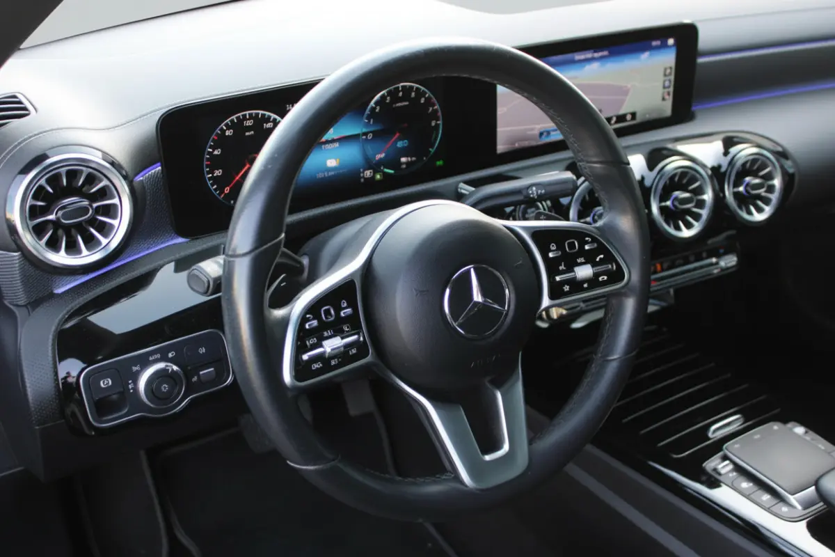 250e AUT8 Luxury Limited LEDER SFEER NAVI CAMERA 18''