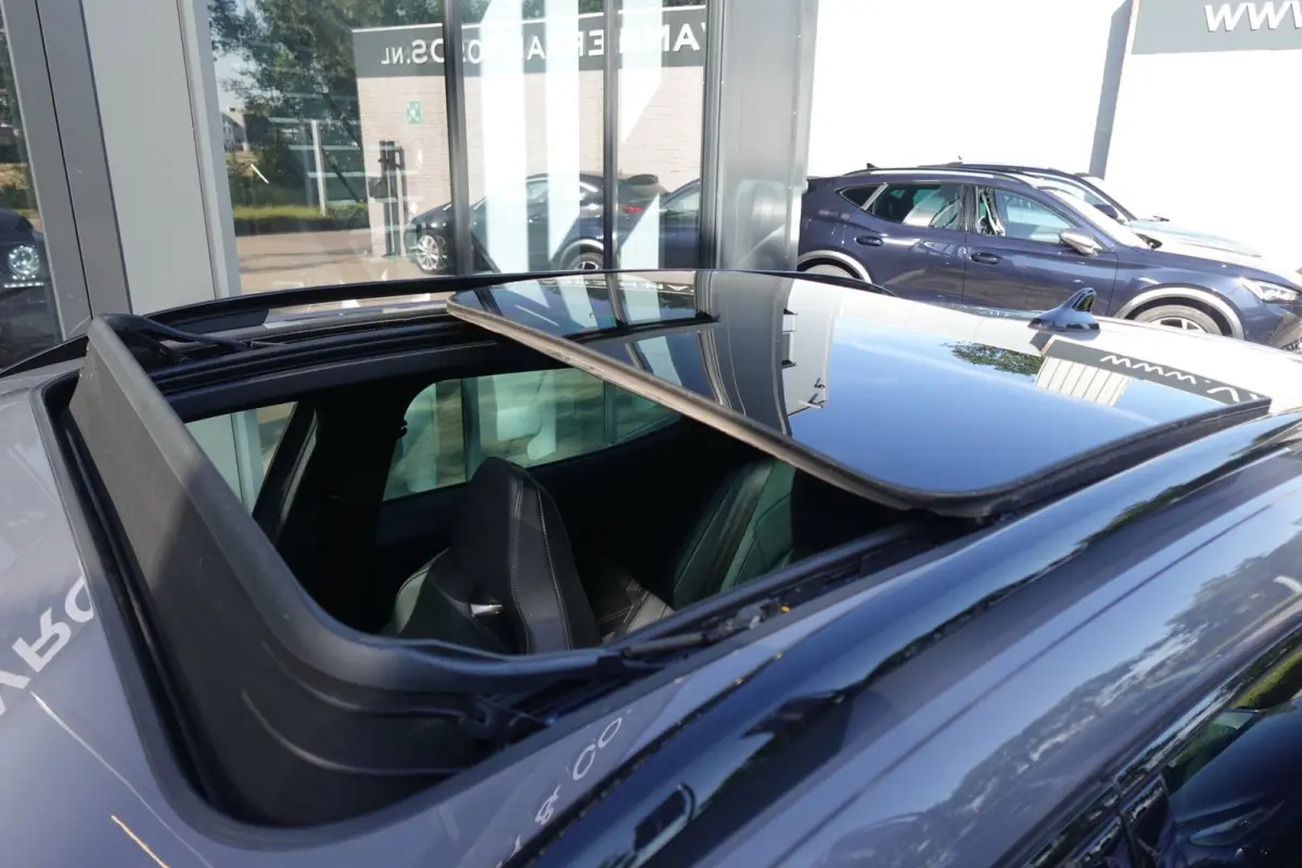 1.4 e-Hybrid VZ Copper PANO 360' KEYLESS'