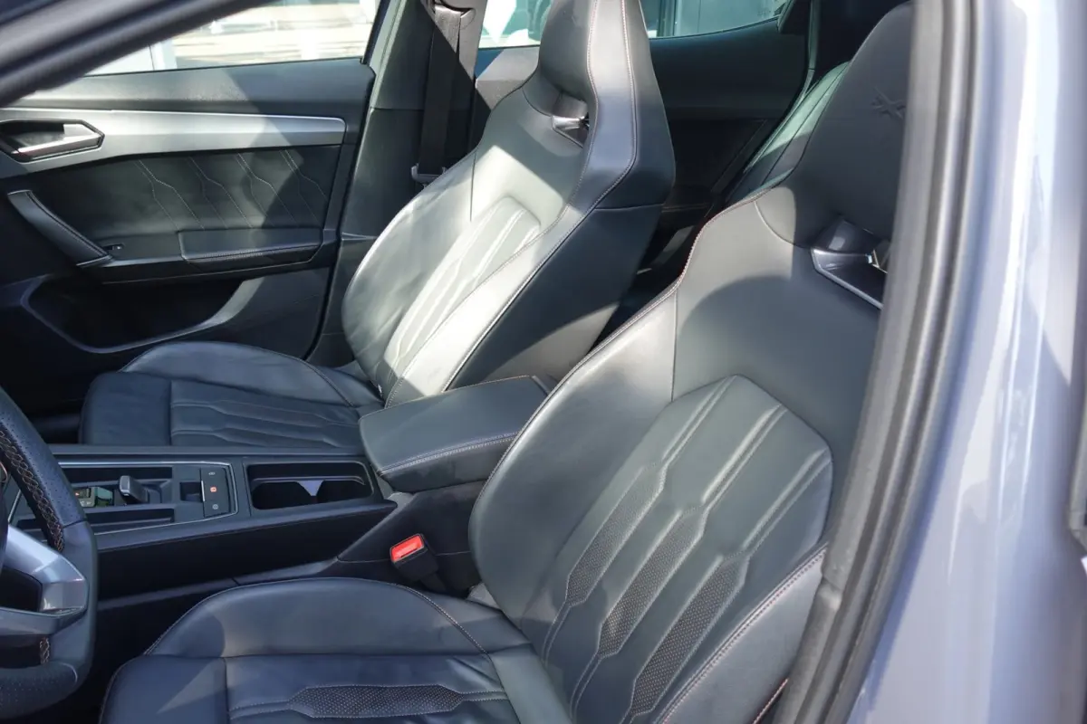 1.4 e-Hybrid VZ Copper PANO 360' KEYLESS'