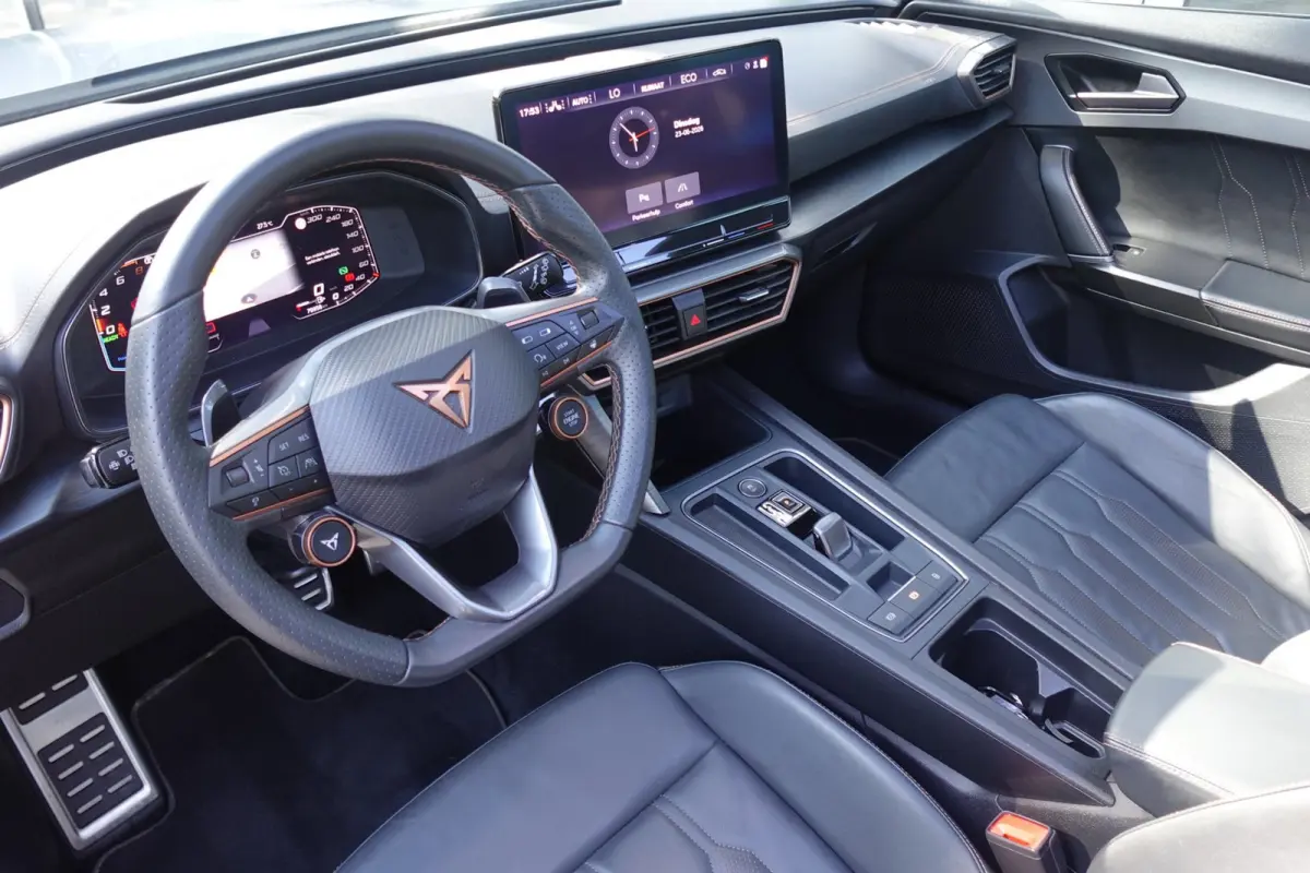 1.4 e-Hybrid VZ Copper PANO 360' KEYLESS'