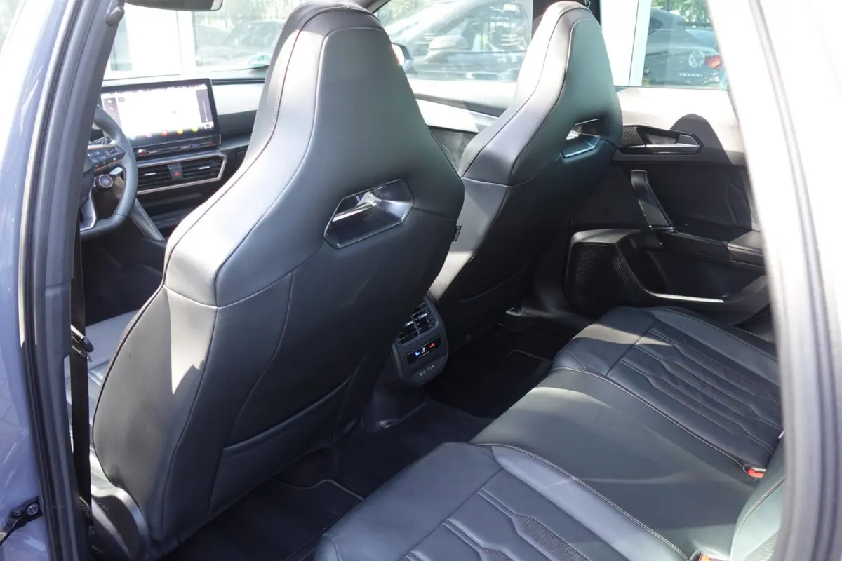 1.4 e-Hybrid VZ Copper PANO 360' KEYLESS'