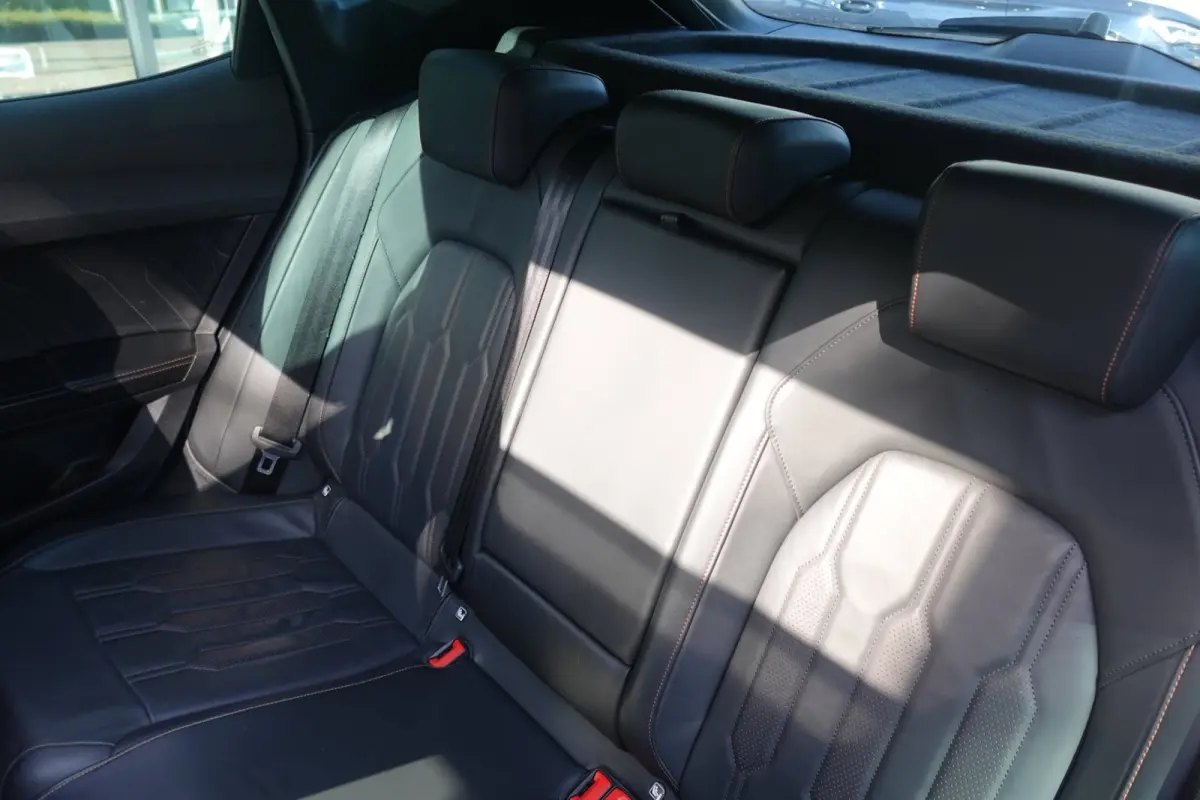 1.4 e-Hybrid VZ Copper PANO 360' KEYLESS'
