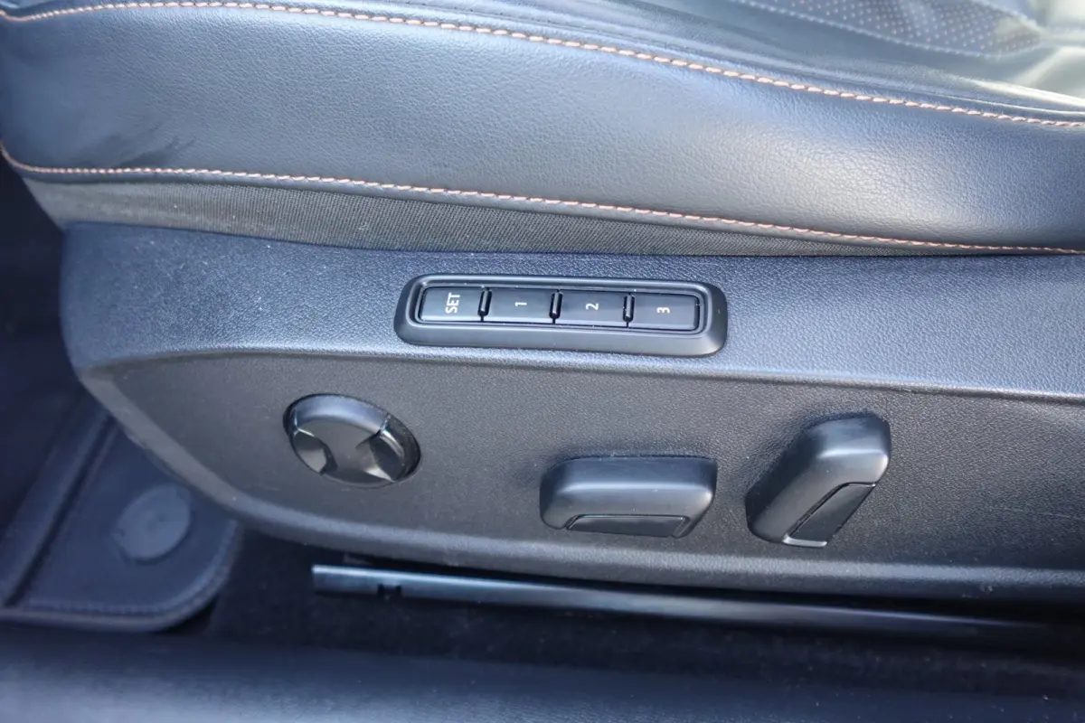 1.4 e-Hybrid VZ Copper PANO 360' KEYLESS'
