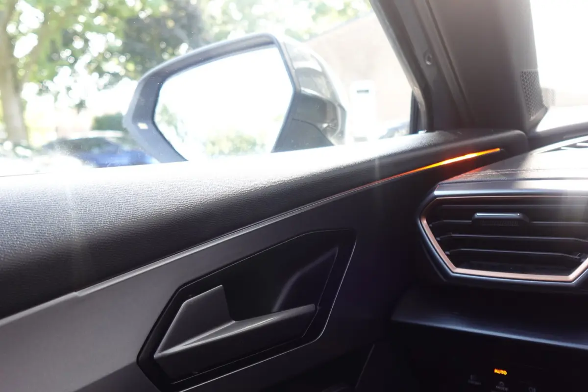 1.4 e-Hybrid VZ Copper PANO 360' KEYLESS'