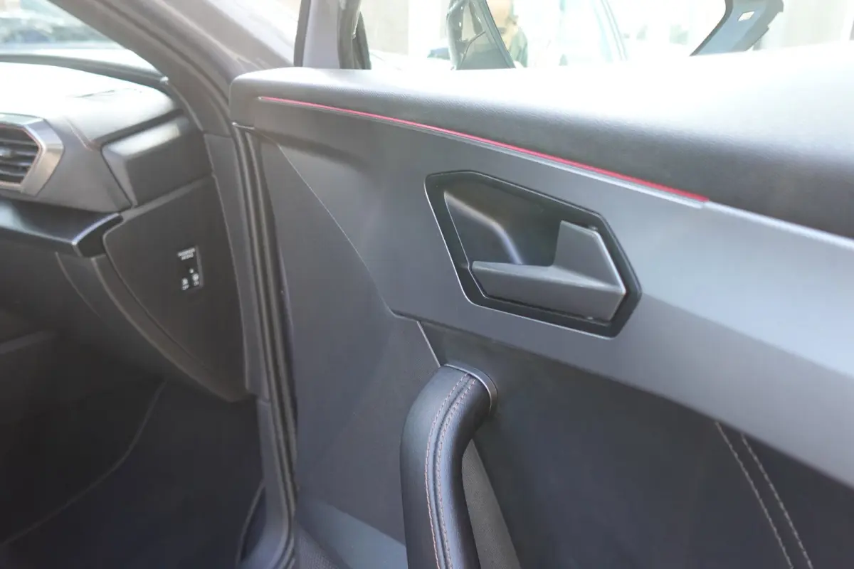 1.4 e-Hybrid VZ Copper PANO 360' KEYLESS'