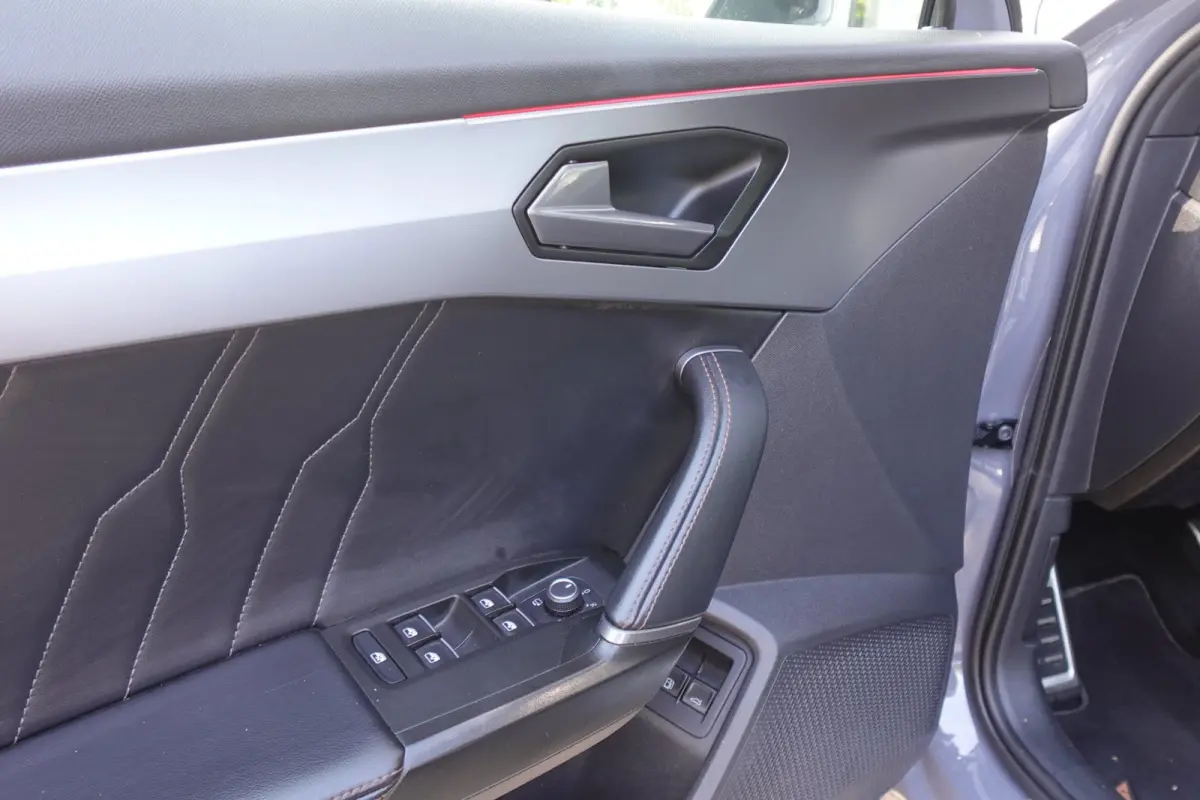 1.4 e-Hybrid VZ Copper PANO 360' KEYLESS'