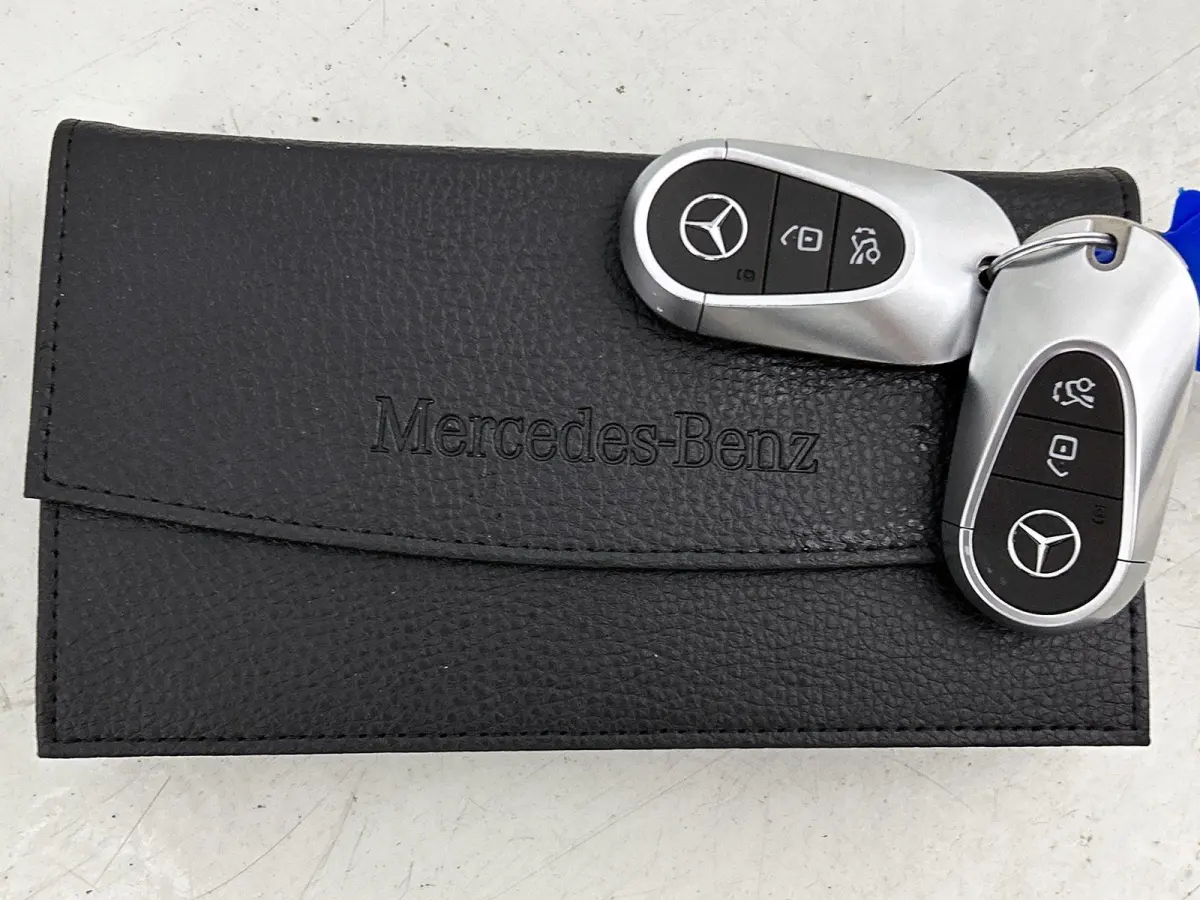 4MATIC AMG Line | Automaat | Panorama dak | Matrix LED | Burmester 3D | MANUFAKTUR Opalite White | Dashcam | Trekhaak | Heads-Up Display | 4-Zone Climate control | Apple Carplay / Android Au
