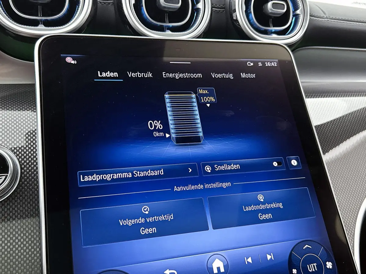 4MATIC AMG Line | Automaat | Panorama dak | Matrix LED | Burmester 3D | MANUFAKTUR Opalite White | Dashcam | Trekhaak | Heads-Up Display | 4-Zone Climate control | Apple Carplay / Android Au