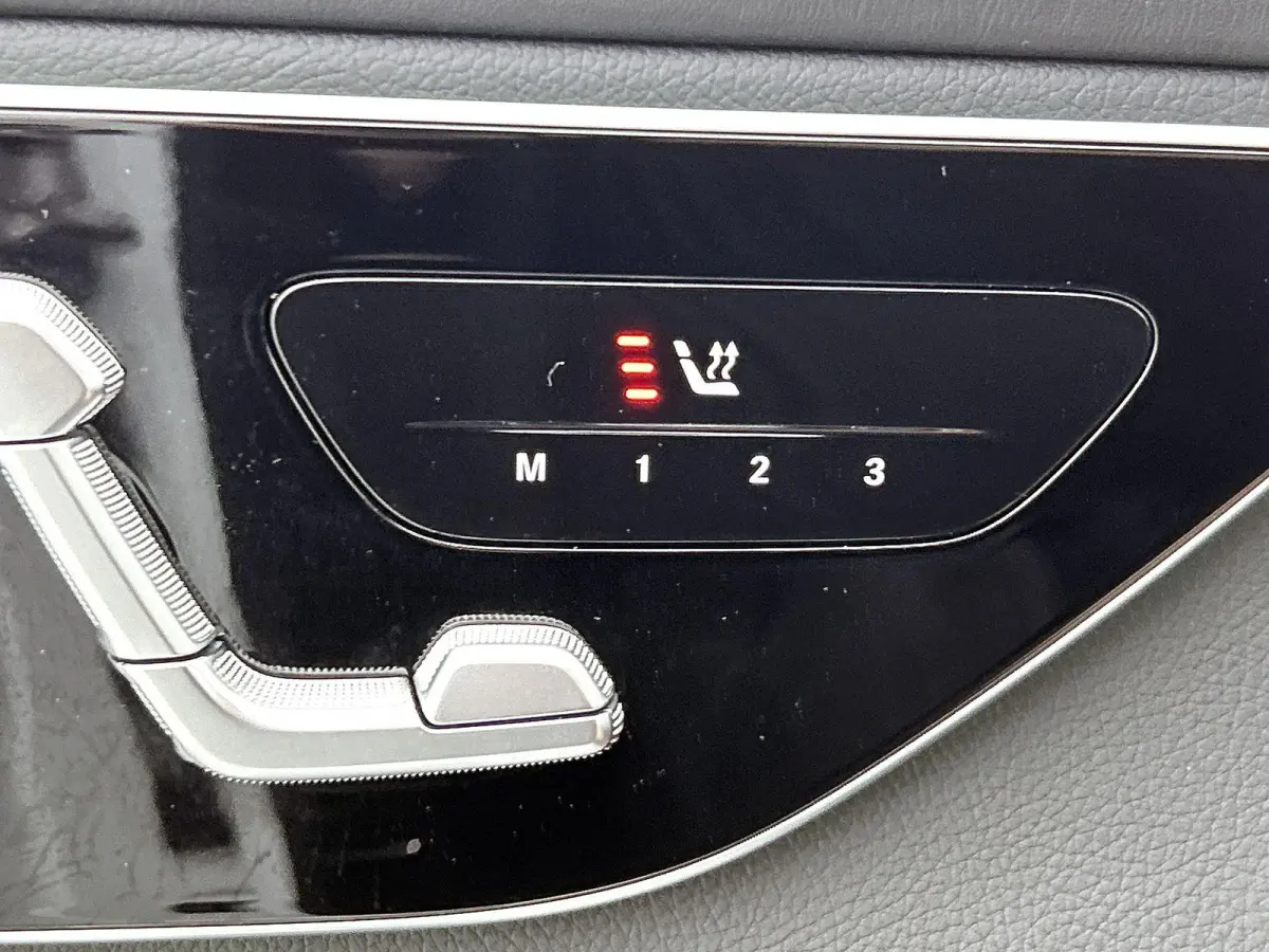 4MATIC AMG Line | Automaat | Panorama dak | Matrix LED | Burmester 3D | MANUFAKTUR Opalite White | Dashcam | Trekhaak | Heads-Up Display | 4-Zone Climate control | Apple Carplay / Android Au