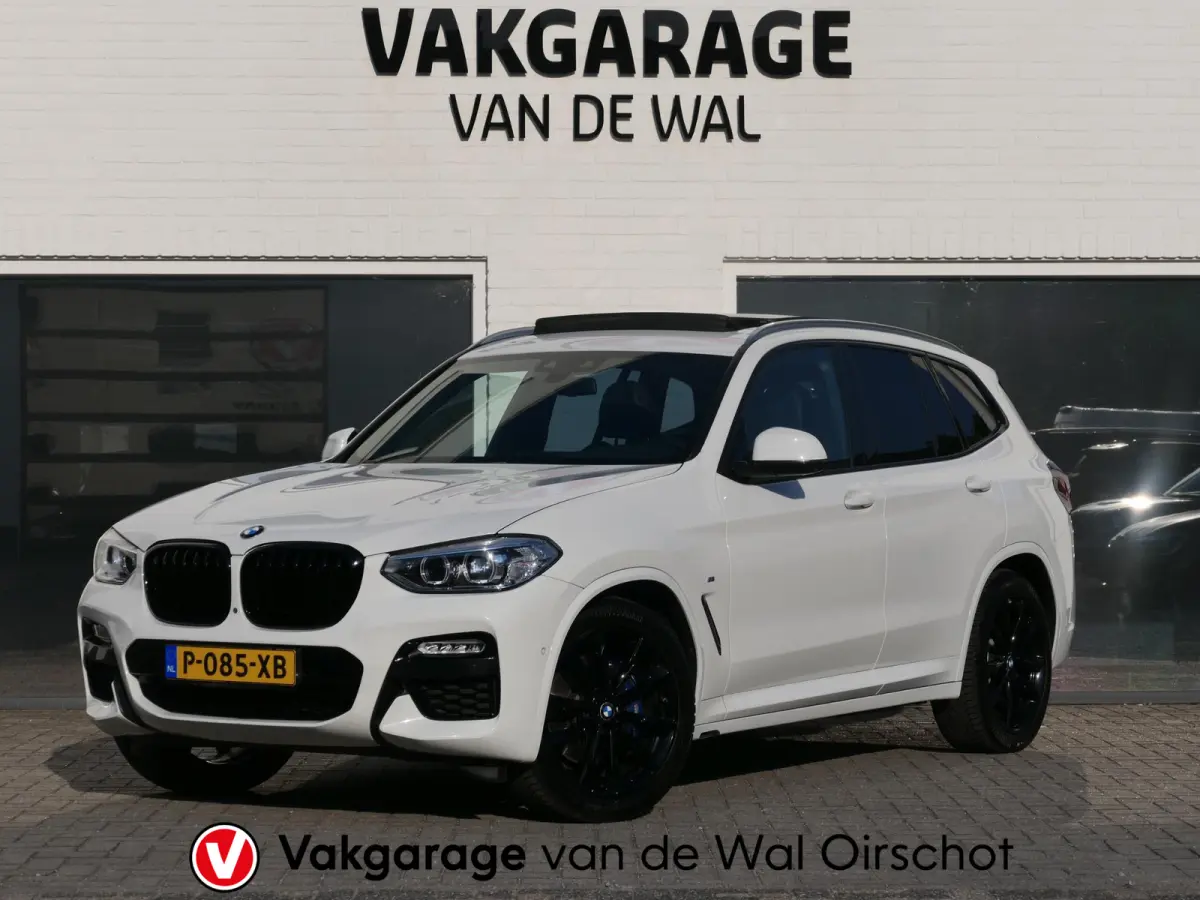 xDrive30i M-Sport High Executive | Shadow line | Panoramadak | 360°-camera | Trekhaak uitklapbaar | Draadloze telefoonlader | Elektrische achterklep | Stoelverwarming | Groot multimediasche