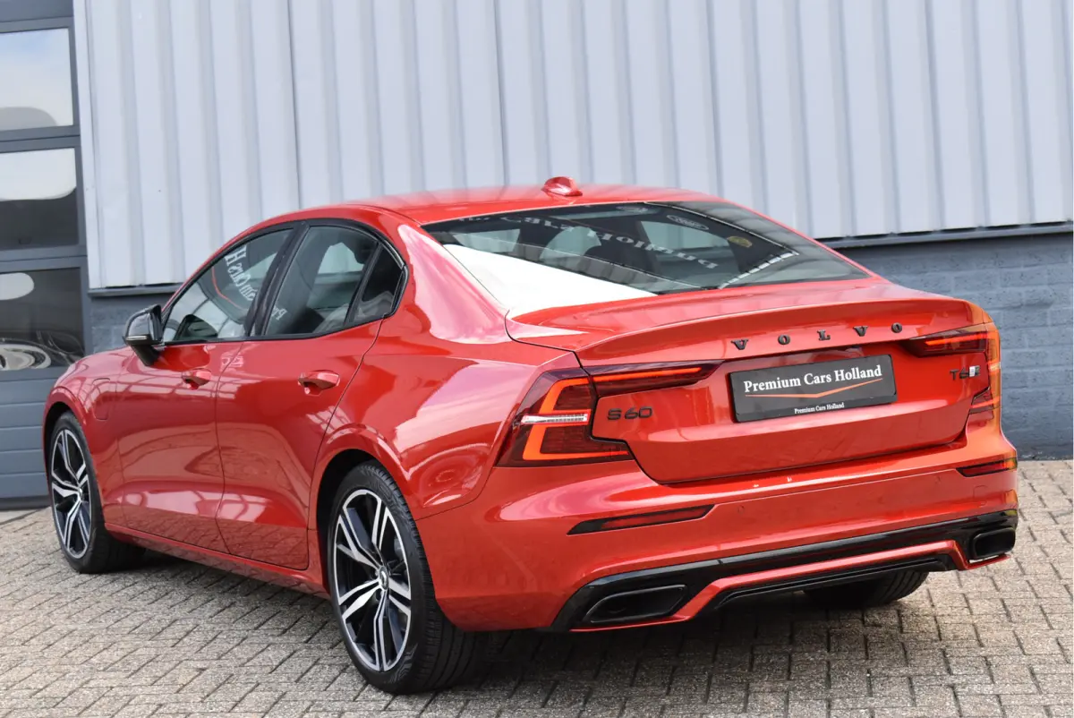 2.0 T6 AWD Twin Engine R-Design Navi Leder Full Led Camera