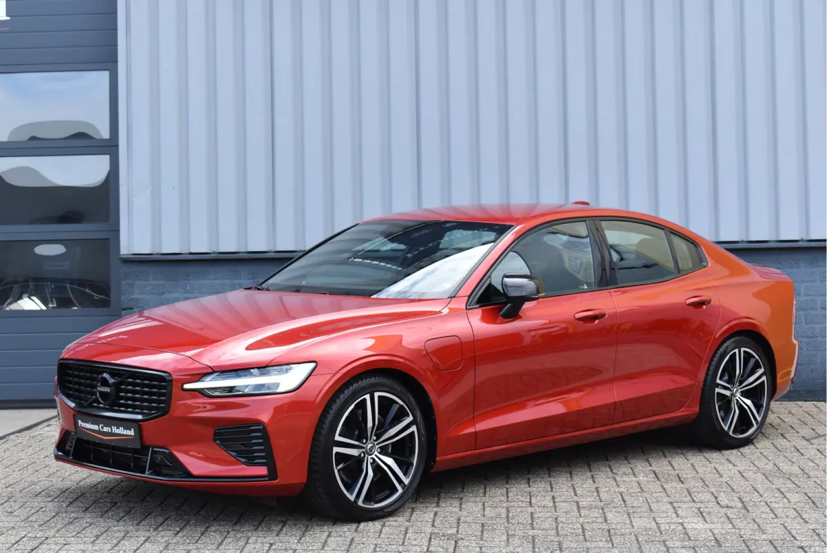 2.0 T6 AWD Twin Engine R-Design Navi Leder Full Led Camera