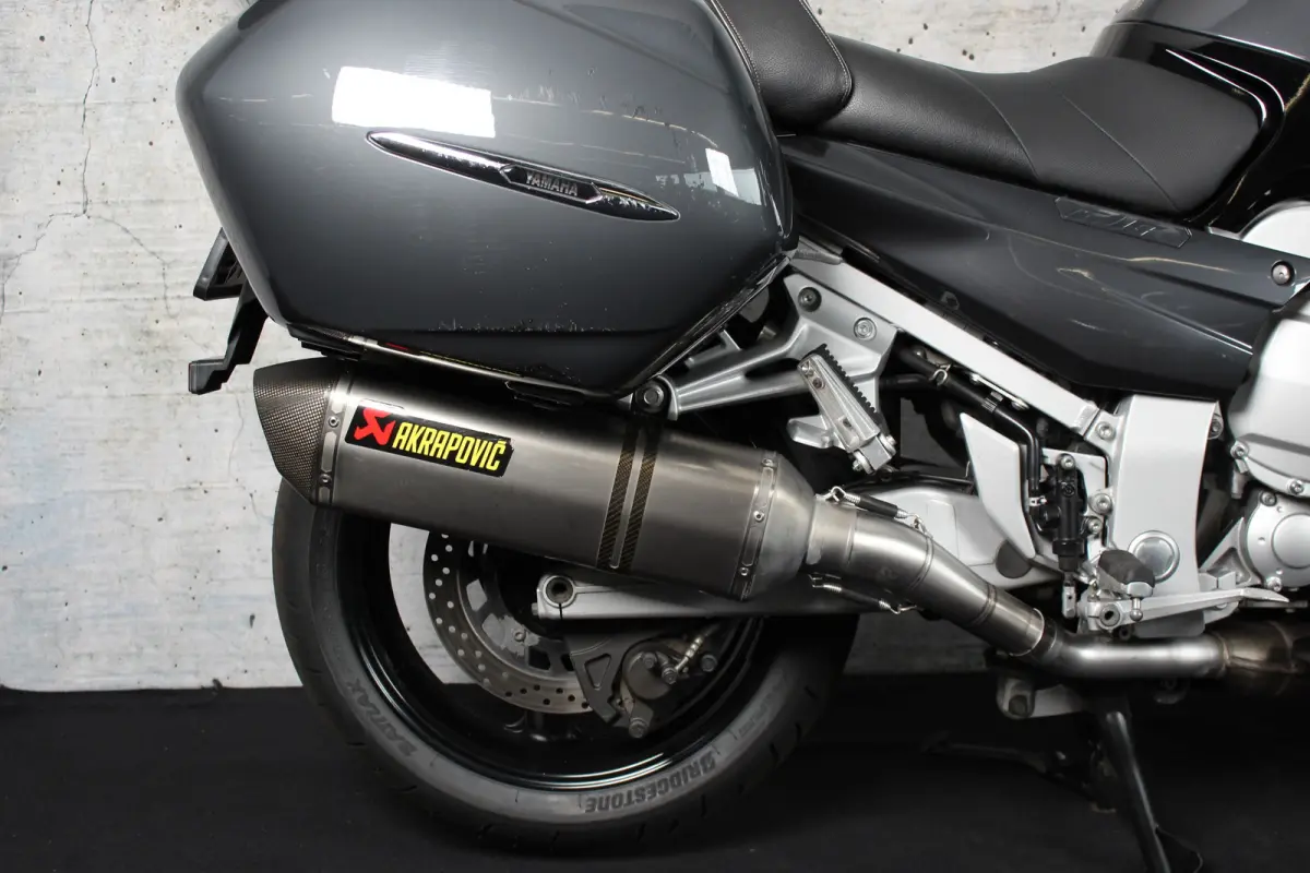 AE Akrapovic