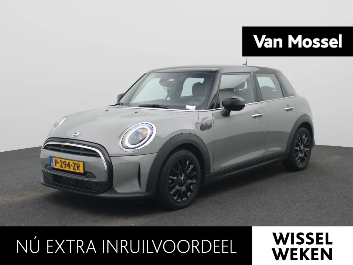1.5 Cooper Business Edition | Automaat | Navigatie | Stoel verwarming | Sfeer verlichting | Virtual cockpit | Half leder | Climate Control | Parkeer sensoren | DAB | Lichtmetalen Velgen| Uni