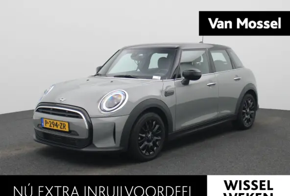 1.5 Cooper Business Edition | Automaat | Navigatie | Stoel verwarming | Sfeer verlichting | Virtual cockpit | Half leder | Climate Control | Parkeer sensoren | DAB | Lichtmetalen Velgen| Uni