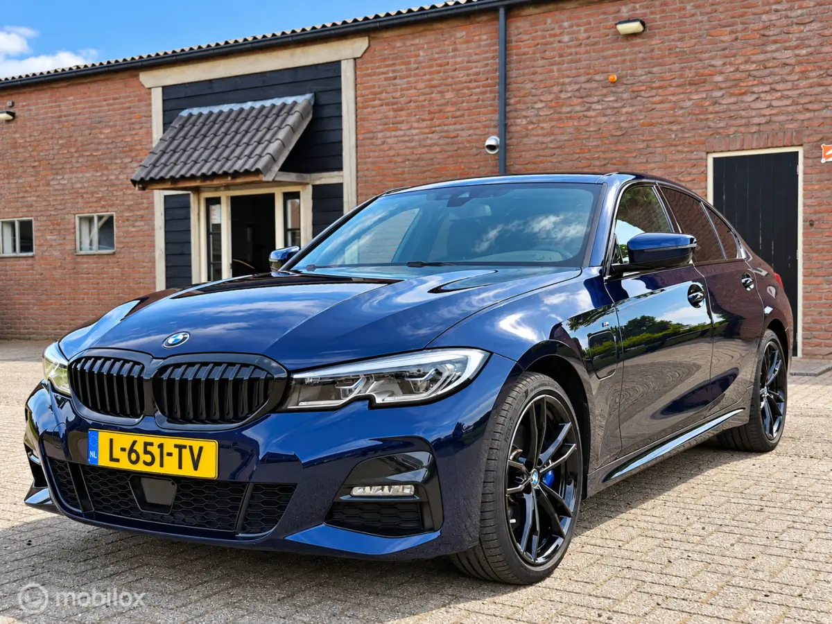 320e Business Edition Plus I Adap Cruise I Camera I Head-up I M-Sport I Tansanitblau I