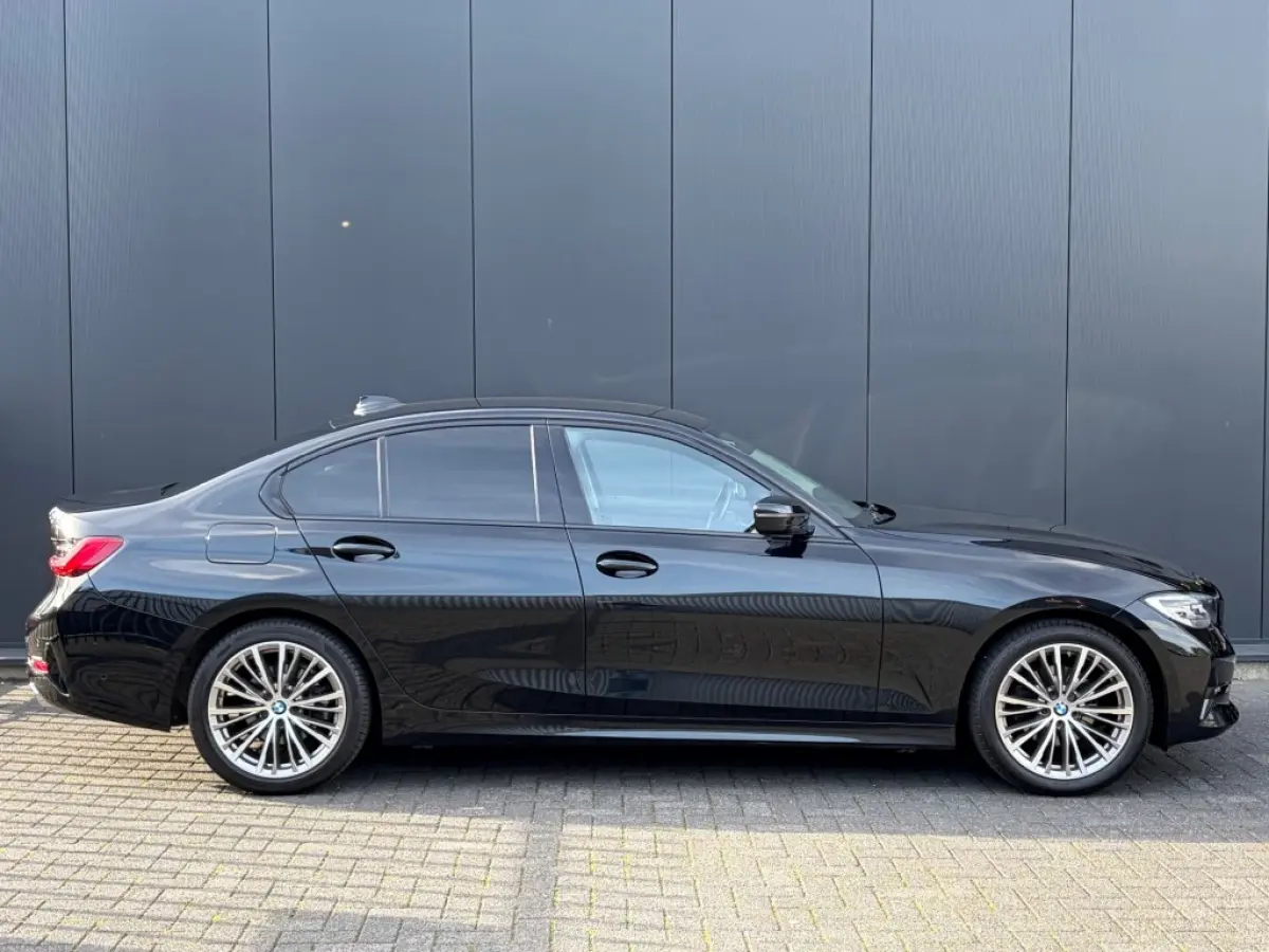 320i 184pk Aut. Luxury Leder Camera Navi LED Cruise Carplay Sfeerlicht