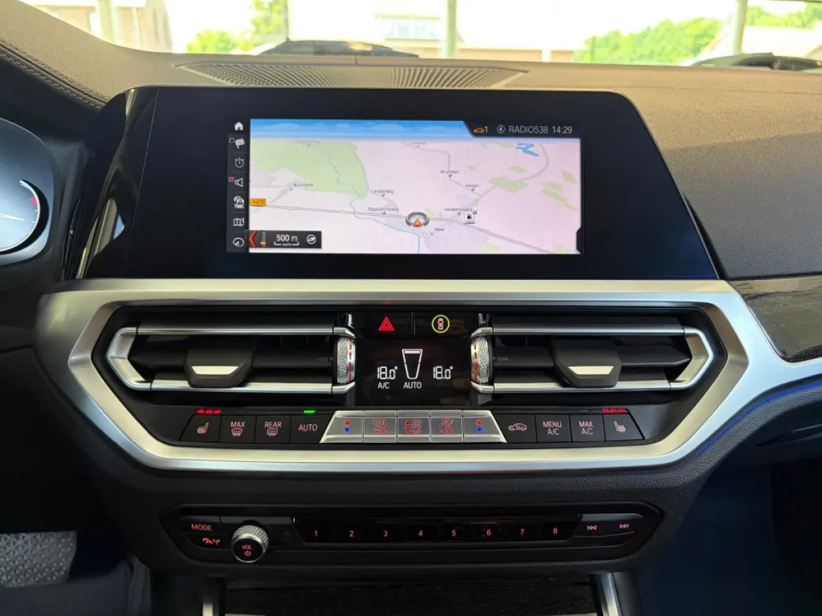 320i 184pk Aut. Luxury Leder Camera Navi LED Cruise Carplay Sfeerlicht