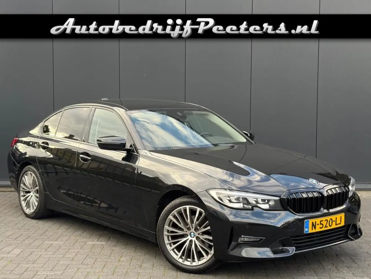 320i 184pk Aut. Luxury Leder Camera Navi LED Cruise Carplay Sfeerlicht
