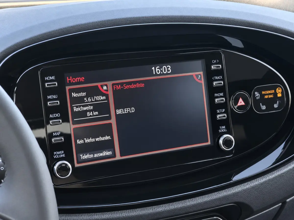 1.0 VVT-i MT Pulse | Keyless | Apple carplay | Android Auto