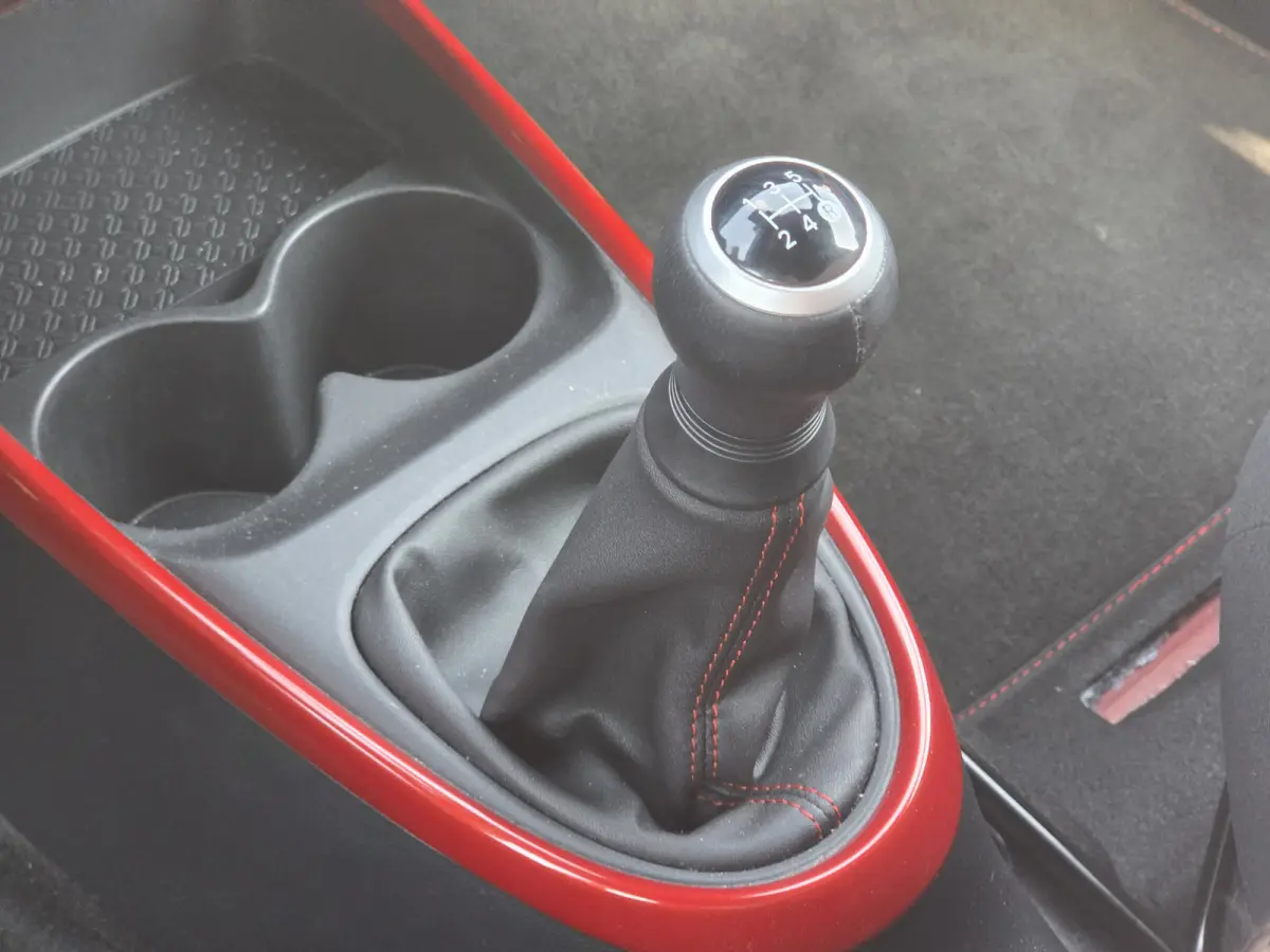 1.0 VVT-i MT Pulse | Keyless | Apple carplay | Android Auto