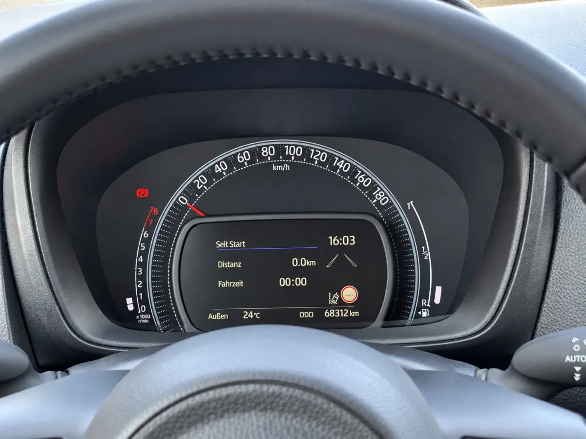 1.0 VVT-i MT Pulse | Keyless | Apple carplay | Android Auto