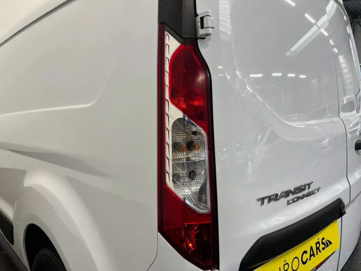 1.5 EcoBlue L2 Trend Automaat Stoelverwarming Airco Navigatie Camera Cruise Control Parkeersensoren Voorruit Verwarming