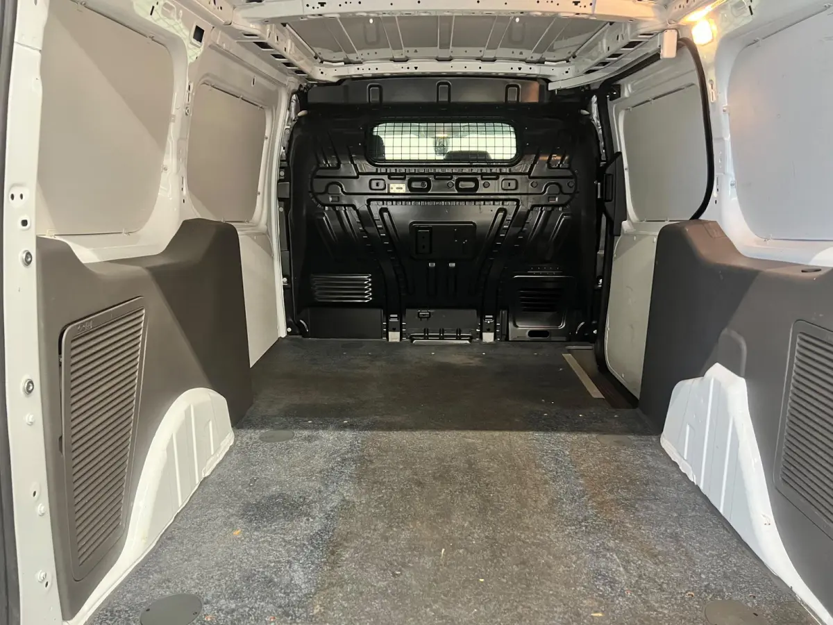 1.5 EcoBlue L2 Trend Automaat Stoelverwarming Airco Navigatie Camera Cruise Control Parkeersensoren Voorruit Verwarming