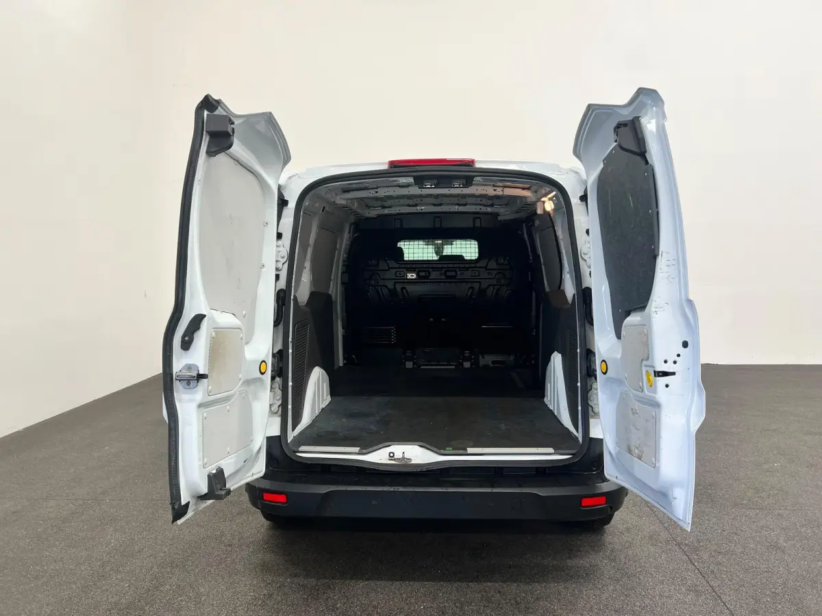 1.5 EcoBlue L2 Trend Automaat Stoelverwarming Airco Navigatie Camera Cruise Control Parkeersensoren Voorruit Verwarming