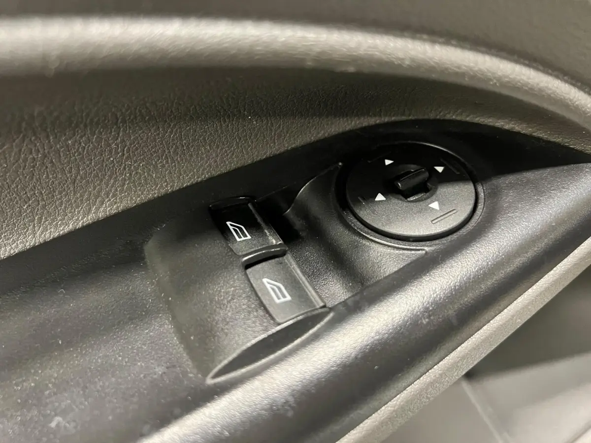 1.5 EcoBlue L2 Trend Automaat Stoelverwarming Airco Navigatie Camera Cruise Control Parkeersensoren Voorruit Verwarming