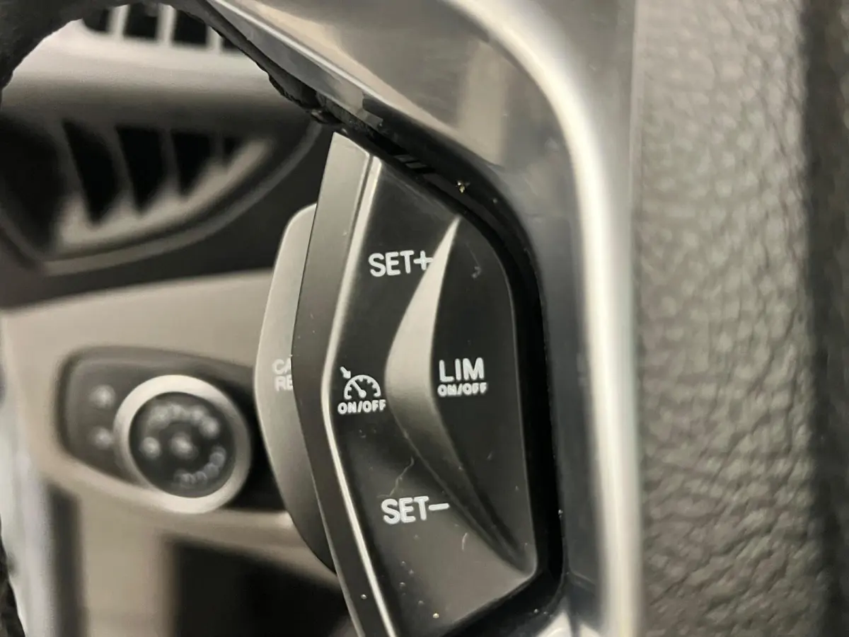 1.5 EcoBlue L2 Trend Automaat Stoelverwarming Airco Navigatie Camera Cruise Control Parkeersensoren Voorruit Verwarming