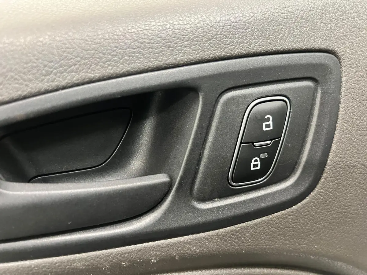 1.5 EcoBlue L2 Trend Automaat Stoelverwarming Airco Navigatie Camera Cruise Control Parkeersensoren Voorruit Verwarming