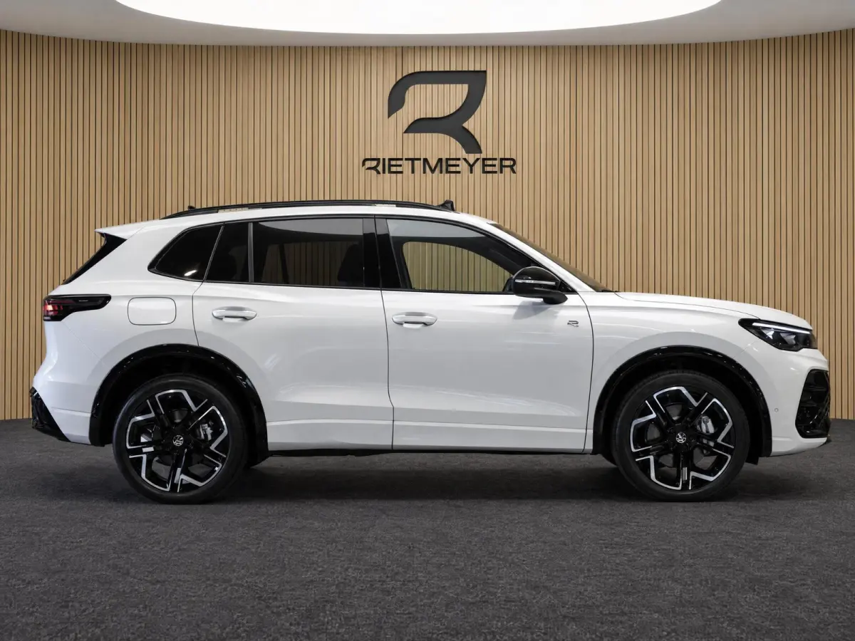 1.5 eHybrid R-Line Edition |Pano |Leder |Head-up |Massage |Harman/Kardon |Stoelverkoeling |360° |Trekhaak