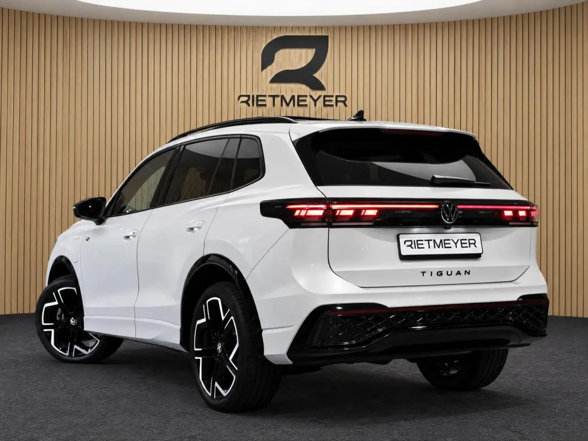 1.5 eHybrid R-Line Edition |Pano |Leder |Head-up |Massage |Harman/Kardon |Stoelverkoeling |360° |Trekhaak