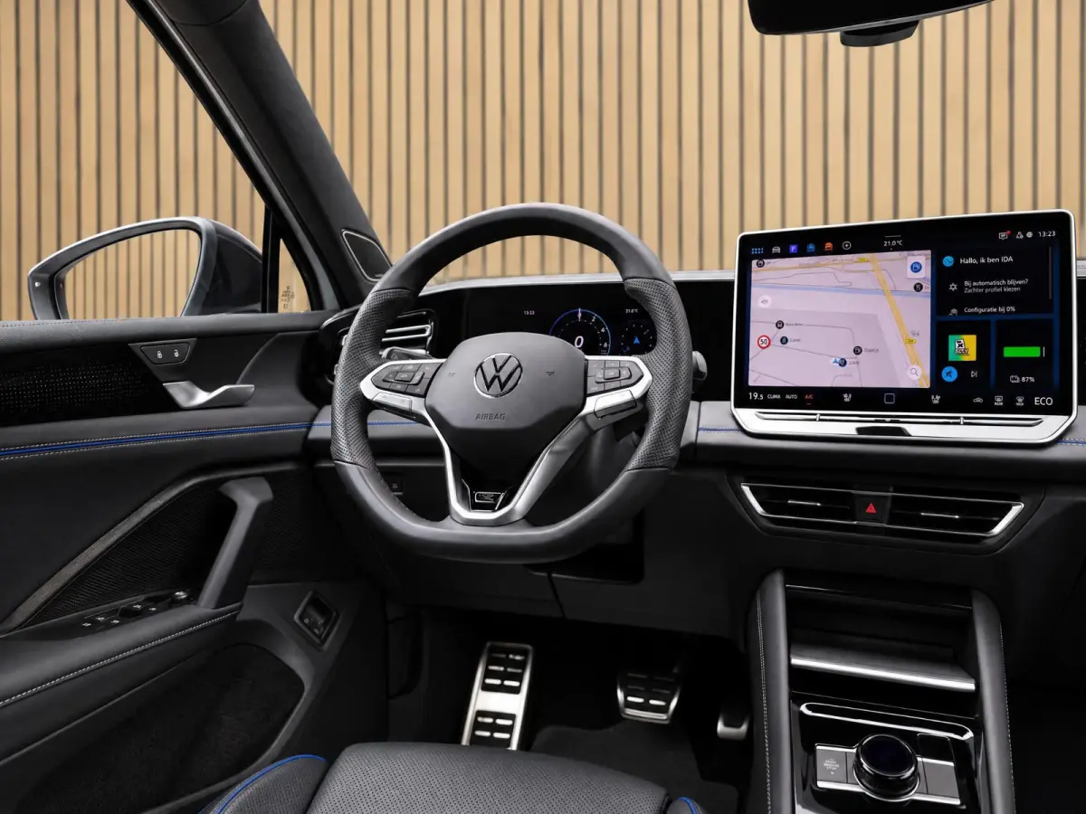 1.5 eHybrid R-Line Edition |Pano |Leder |Head-up |Massage |Harman/Kardon |Stoelverkoeling |360° |Trekhaak