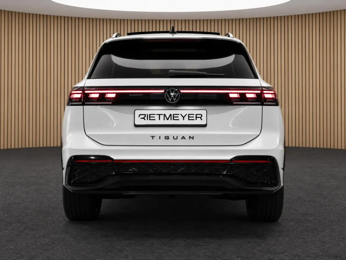 1.5 eHybrid R-Line Edition |Pano |Leder |Head-up |Massage |Harman/Kardon |Stoelverkoeling |360° |Trekhaak