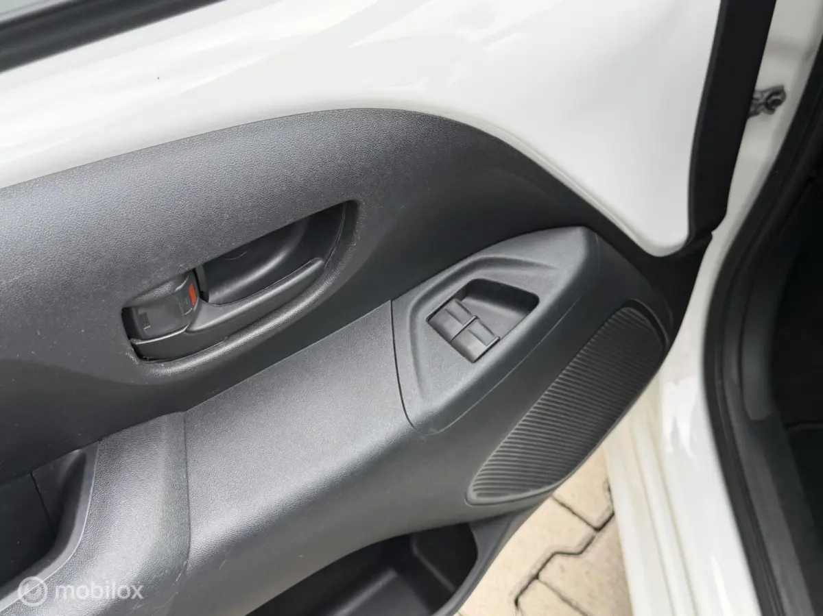 1.0 e-VTi Feel | AIRCO | 5 DEUREN |
