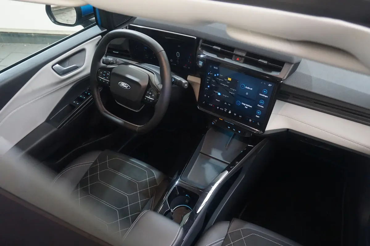 Premium 44 kWh | Achteruitrijcamera | Apple Carplay/Android Auto|telefoonintegratie premium | Buitenspiegels elektrisch verstel- en verwarmbaar