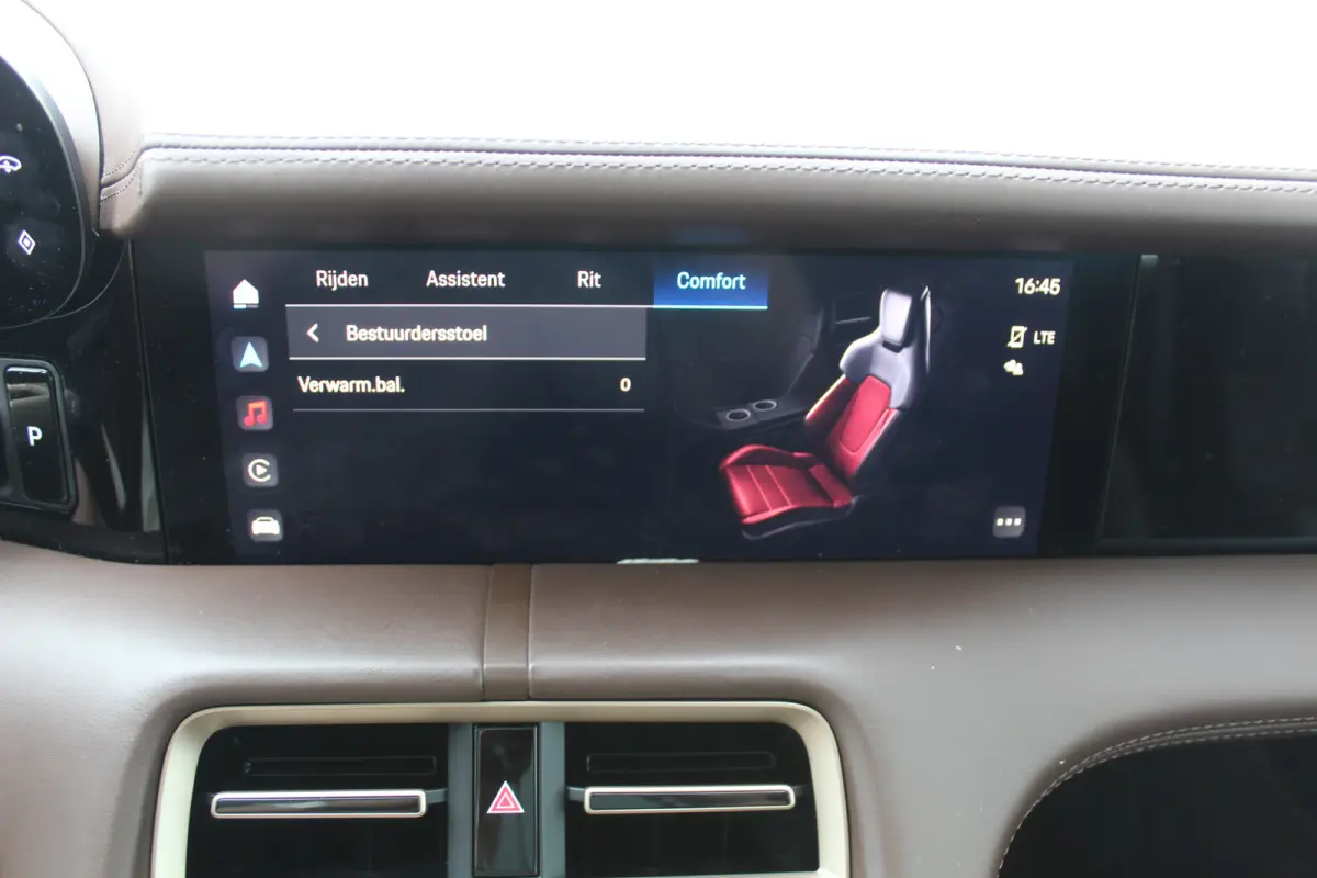 4 93 kWh Panorama dak l 360 camera l Stoel memory l Dode hoek detectie l Unieke kleur !