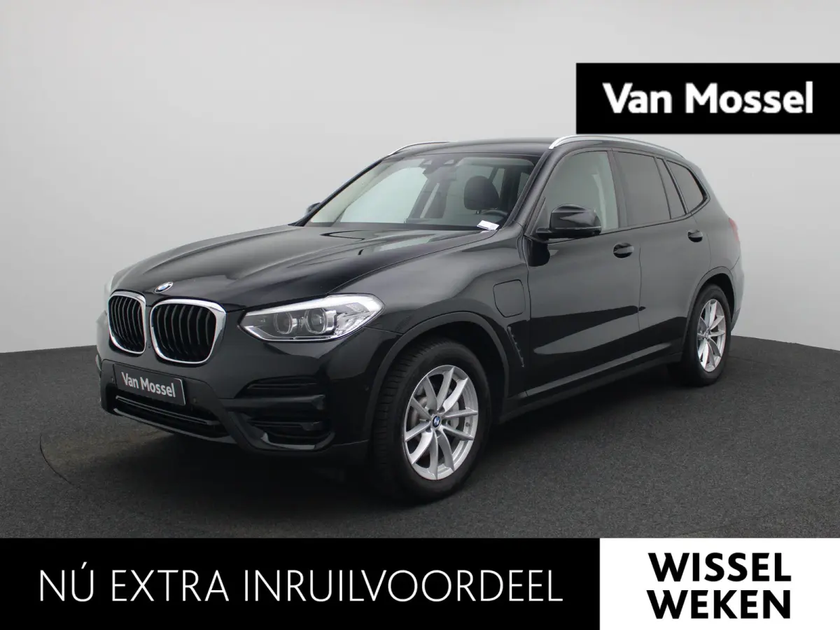xDrive30e | Automaat | Apple Carplay | Camera | Parkeersensoren | Navigatie |